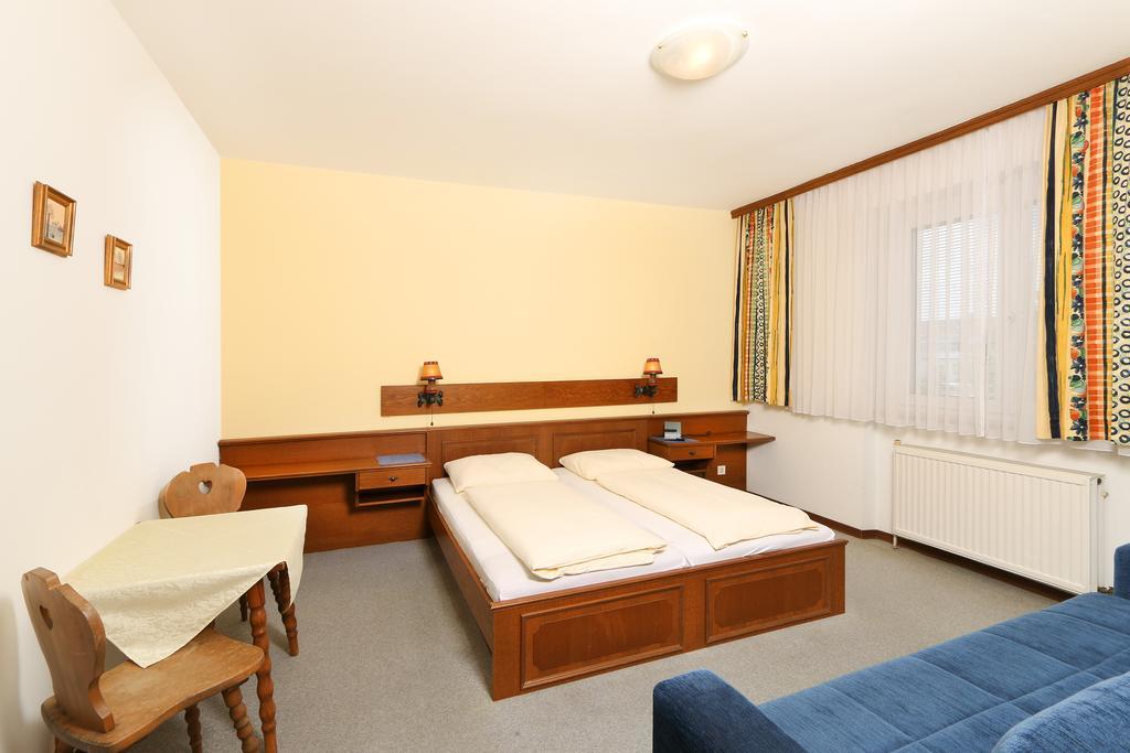 Gasthof-Pension Wein Breitenbrunn (Burgenland) Quarto foto