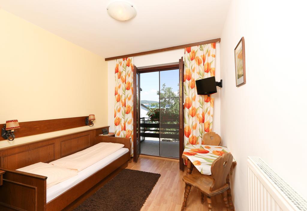 Gasthof-Pension Wein Breitenbrunn (Burgenland) Quarto foto